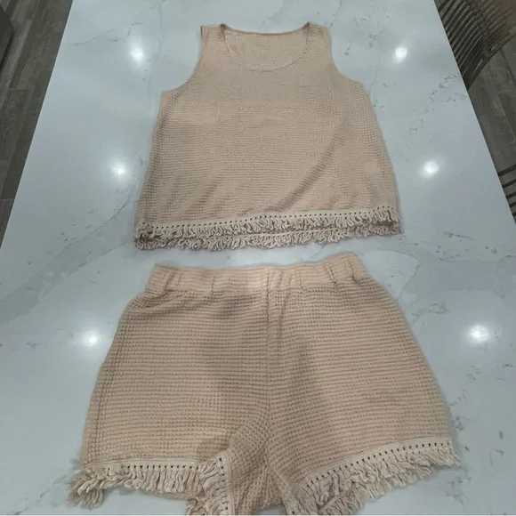 Amazon Beige Knit Fringe Tank and Shorts Set - Picture 1 of 15